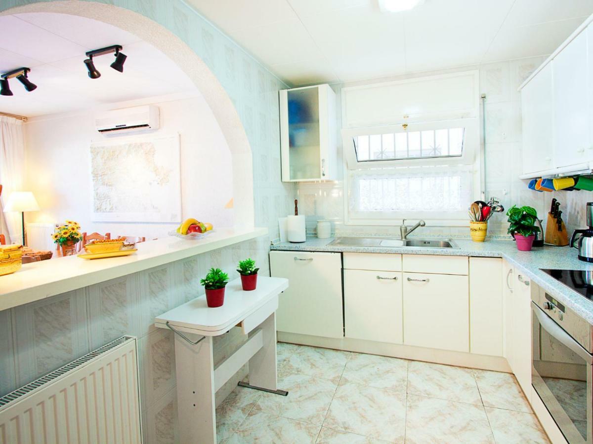 Holiday Home Requesens canal Empuriabrava Extérieur photo