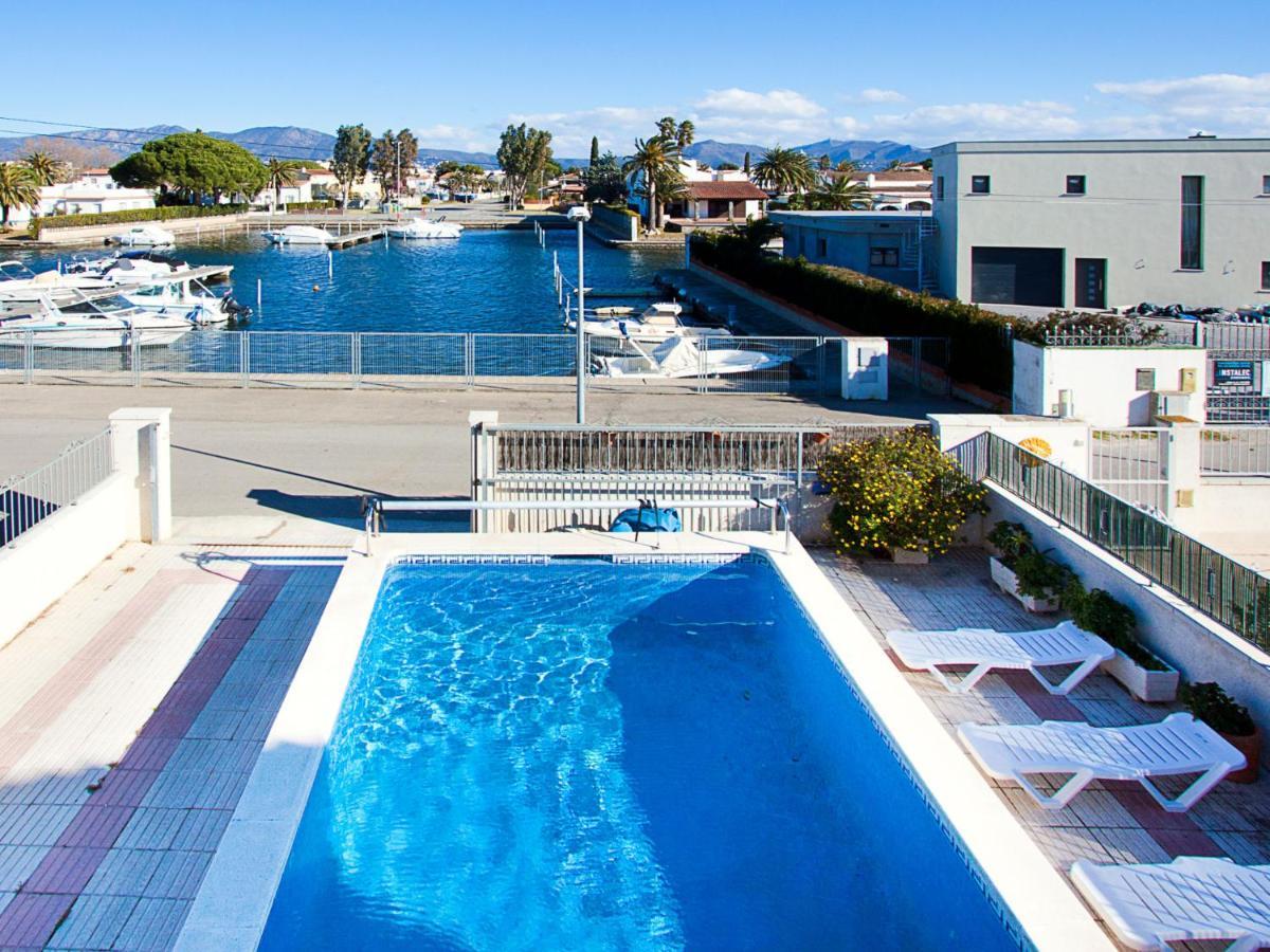 Holiday Home Requesens canal Empuriabrava Extérieur photo