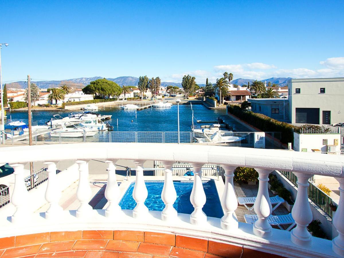 Holiday Home Requesens canal Empuriabrava Extérieur photo